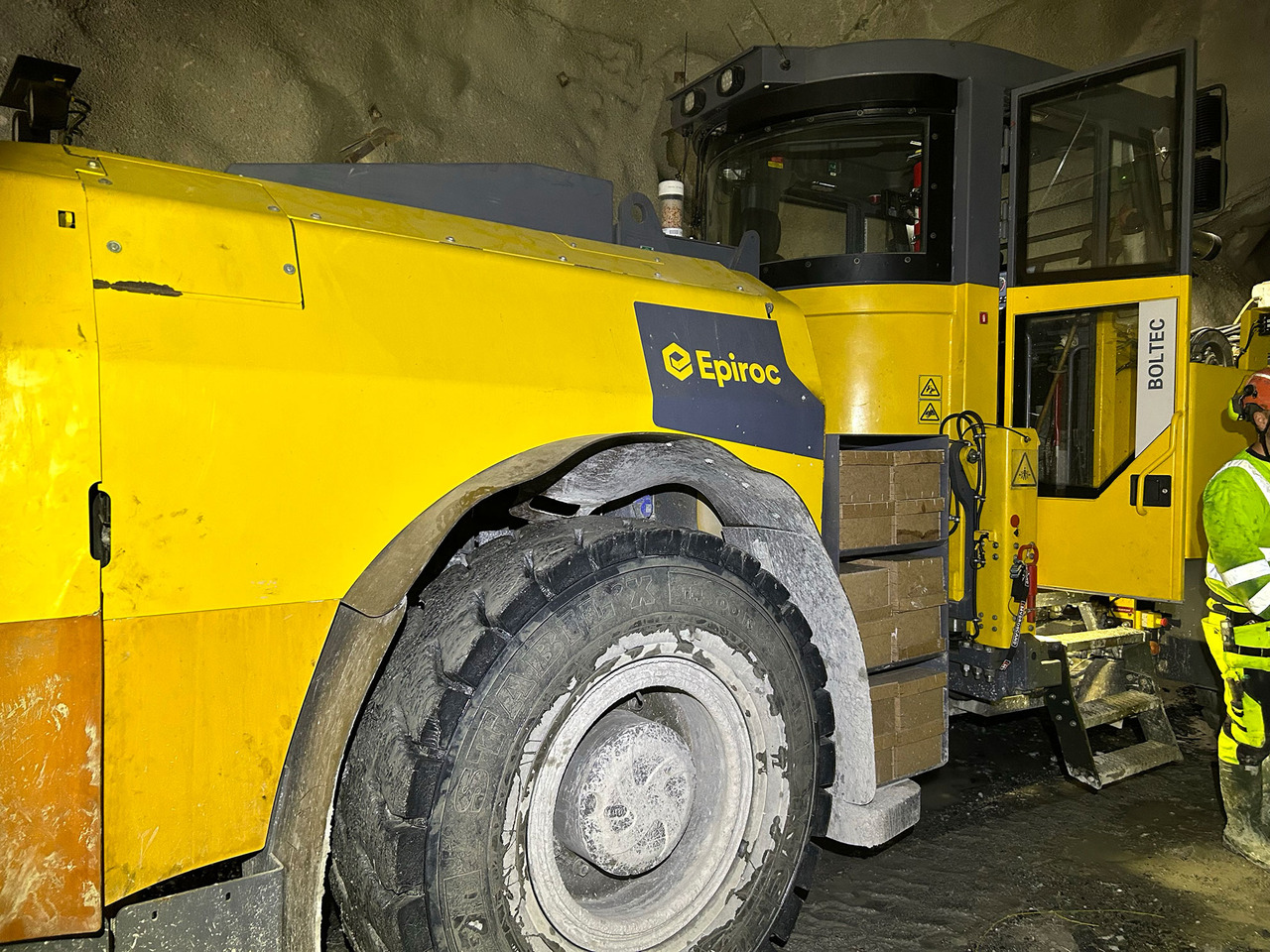 Atlas Copco Boltec E - Horizontālās urbšanas mašīna: foto 4 Atlas Copco Boltec E - Horizontālās urbšanas mašīna: foto 4