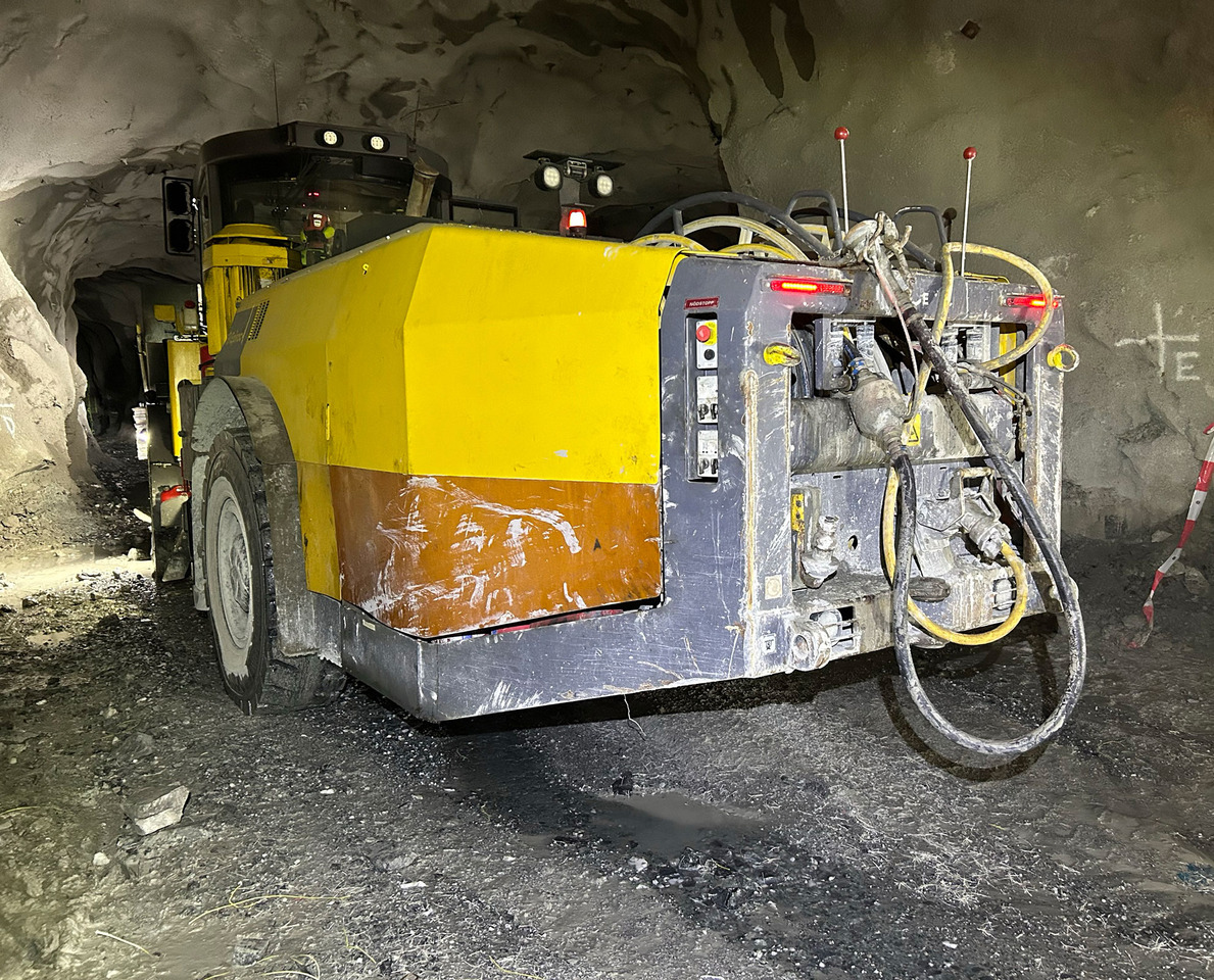 Atlas Copco Boltec E - Horizontālās urbšanas mašīna: foto 3 Atlas Copco Boltec E - Horizontālās urbšanas mašīna: foto 3