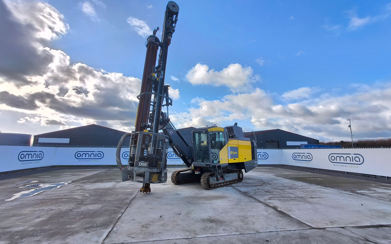 Atlas Copco (Epiroc) FlexiROC D50-10SF - Urbšanas mašīna: foto 2 Atlas Copco (Epiroc) FlexiROC D50-10SF - Urbšanas mašīna: foto 2