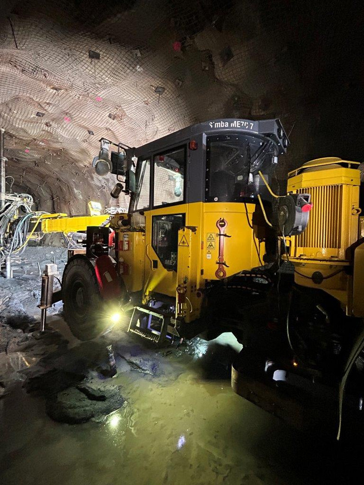 Atlas Copco (Epiroc) Simba ME7C - Horizontālās urbšanas mašīna: foto 2 Atlas Copco (Epiroc) Simba ME7C - Horizontālās urbšanas mašīna: foto 2