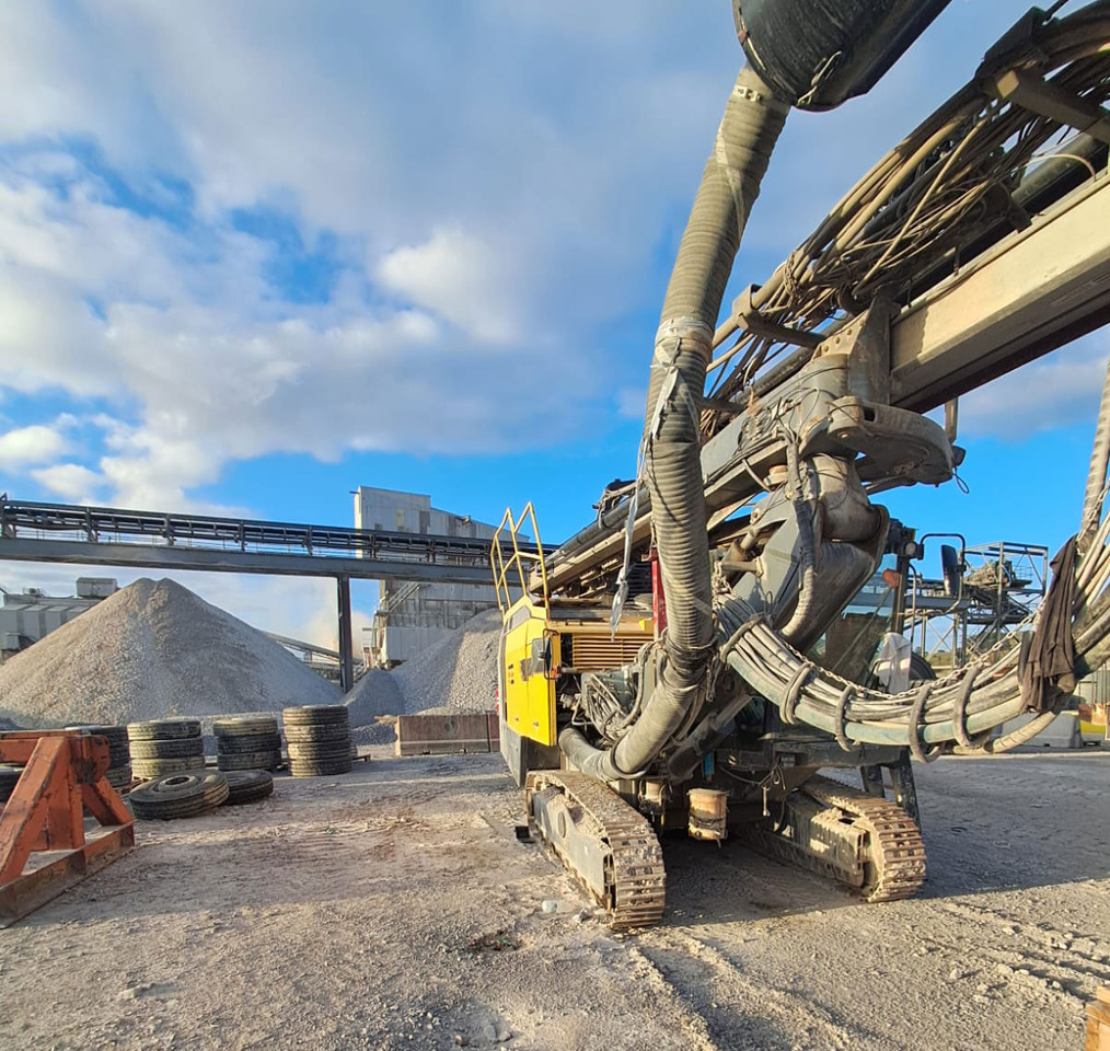 Atlas Copco FlexiROC D60-10SF - Urbšanas mašīna: foto 4 Atlas Copco FlexiROC D60-10SF - Urbšanas mašīna: foto 4