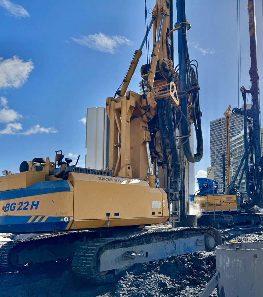 Bauer BG 22H - Pāļu dzinējs: foto 1 Bauer BG 22H - Pāļu dzinējs: foto 1