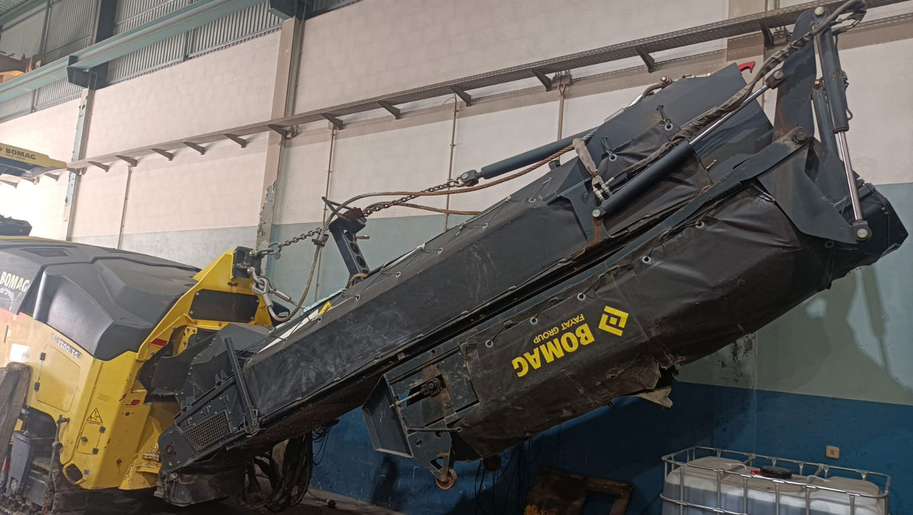 Bomag BM 1300/35 - Asfalta frēze: foto 5 Bomag BM 1300/35 - Asfalta frēze: foto 5