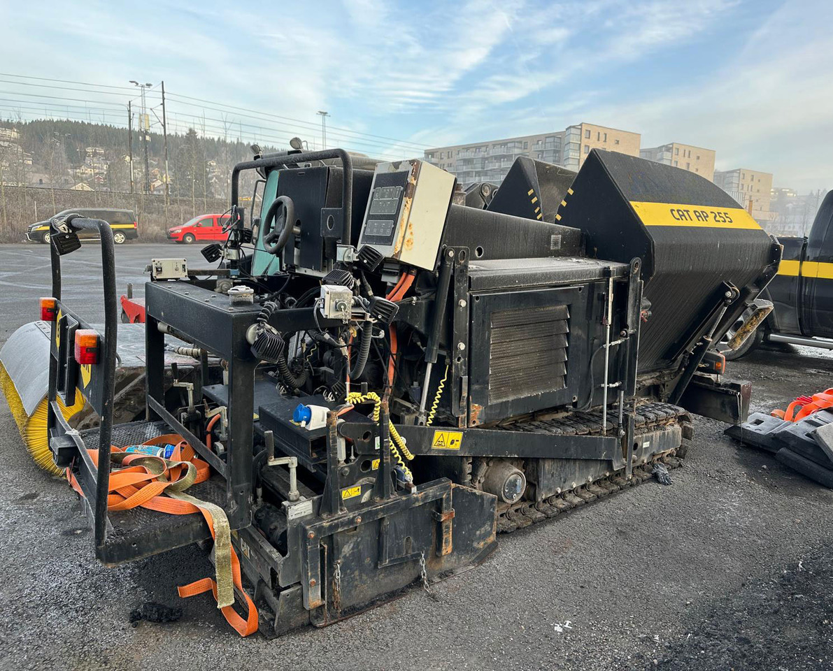 Caterpillar AP255 - Asfalta klājējs: foto 2 Caterpillar AP255 - Asfalta klājējs: foto 2