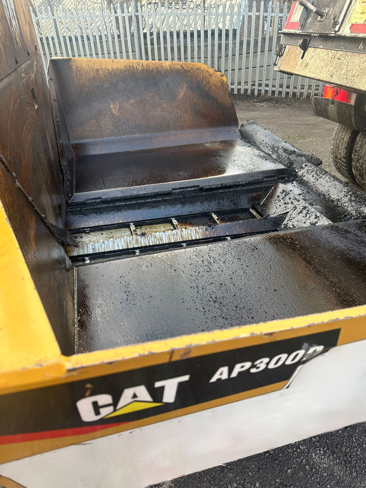 Caterpillar AP300D - Asfalta klājējs: foto 5 Caterpillar AP300D - Asfalta klājējs: foto 5