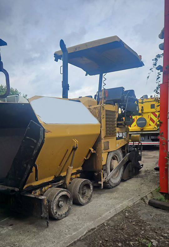 Caterpillar AP300D - Asfalta klājējs: foto 2 Caterpillar AP300D - Asfalta klājējs: foto 2