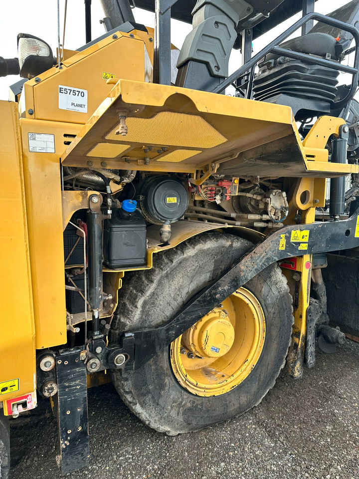 Asfalta klājējs Caterpillar AP500F: foto 9