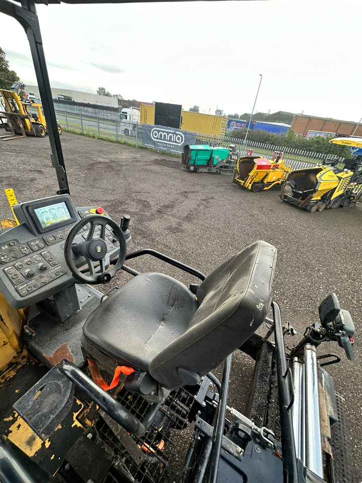 Asfalta klājējs Caterpillar AP500F: foto 11