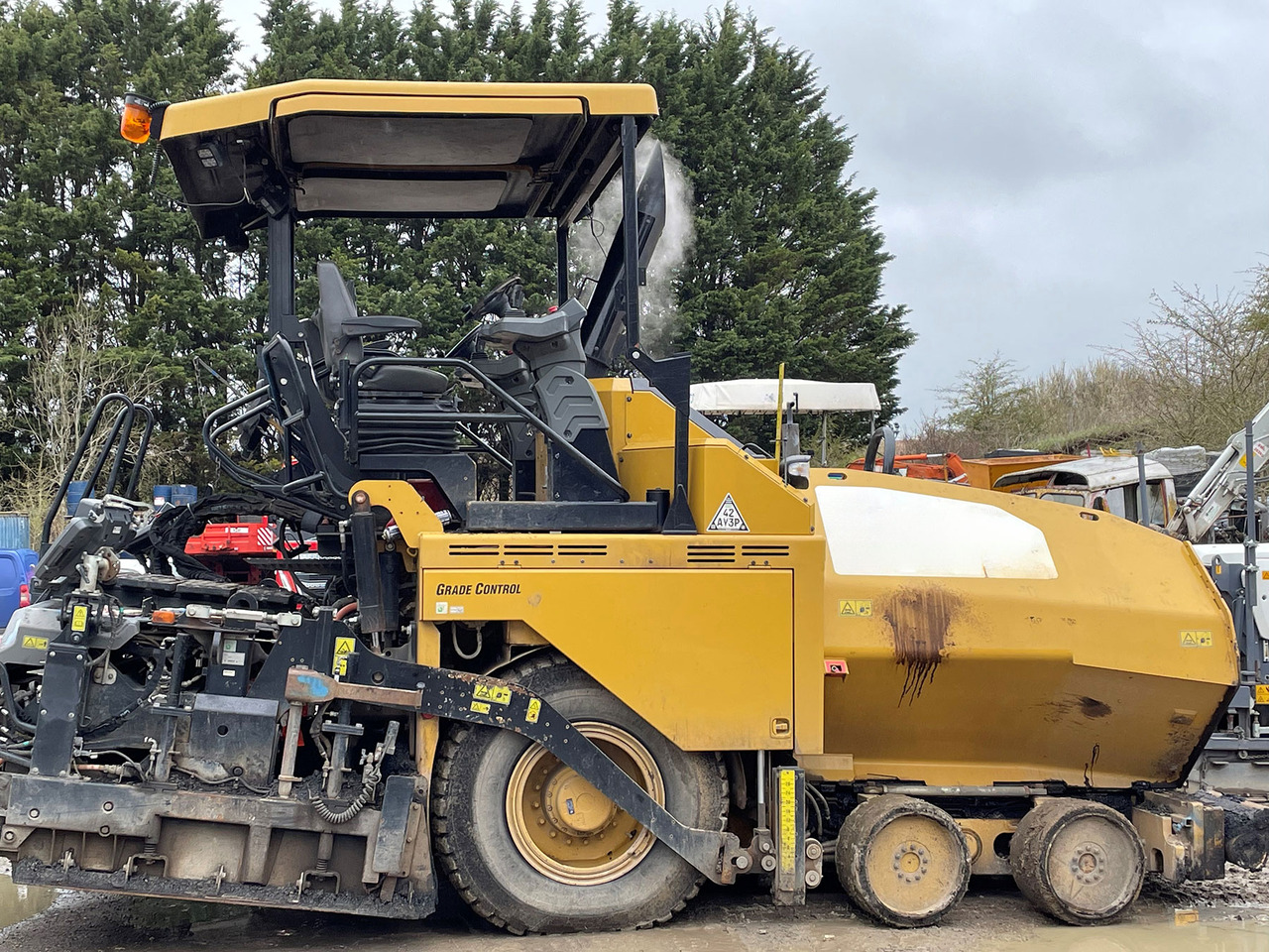 Caterpillar AP500F - Asfalta klājējs: foto 4 Caterpillar AP500F - Asfalta klājējs: foto 4