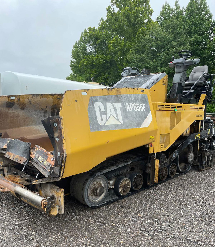 Caterpillar AP655F - Asfalta klājējs: foto 2 Caterpillar AP655F - Asfalta klājējs: foto 2