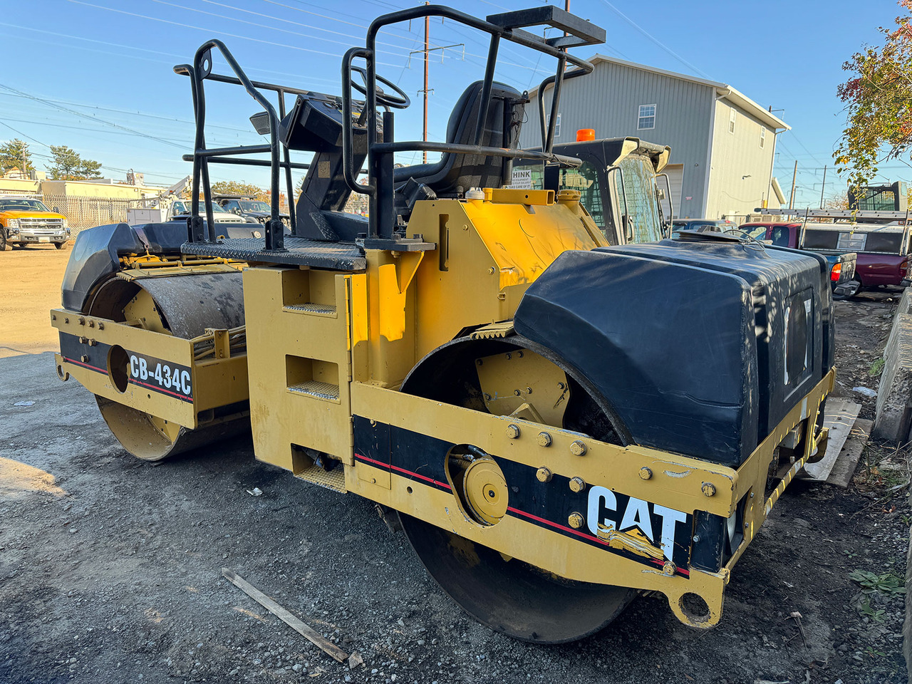 Caterpillar CB-434C - Ceļu veltnis: foto 4 Caterpillar CB-434C - Ceļu veltnis: foto 4