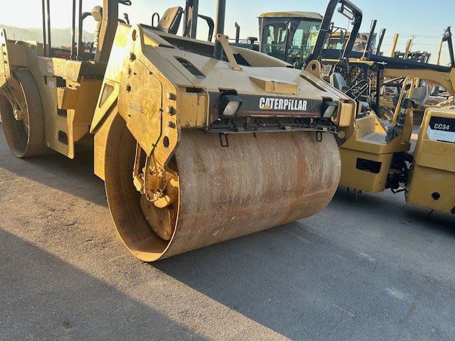 Caterpillar CB-543D XW - Veltnis: foto 4 Caterpillar CB-543D XW - Veltnis: foto 4