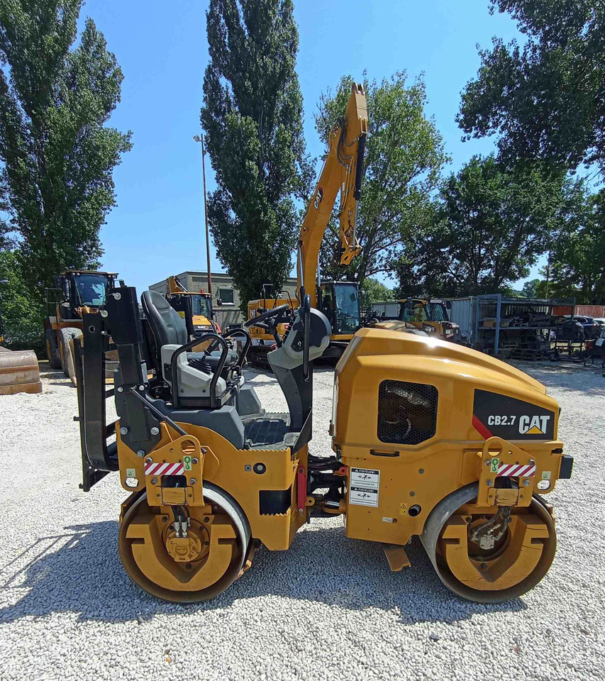Caterpillar CB2.7 - Veltnis: foto 4 Caterpillar CB2.7 - Veltnis: foto 4