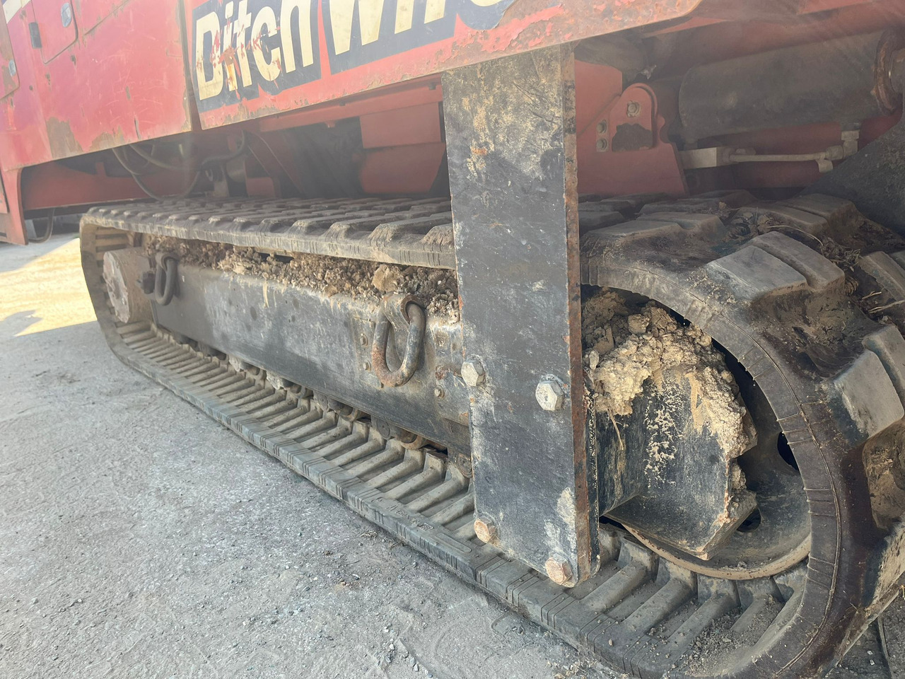 Ditch Witch JT100 Mach 1 - Horizontālās urbšanas mašīna: foto 3 Ditch Witch JT100 Mach 1 - Horizontālās urbšanas mašīna: foto 3