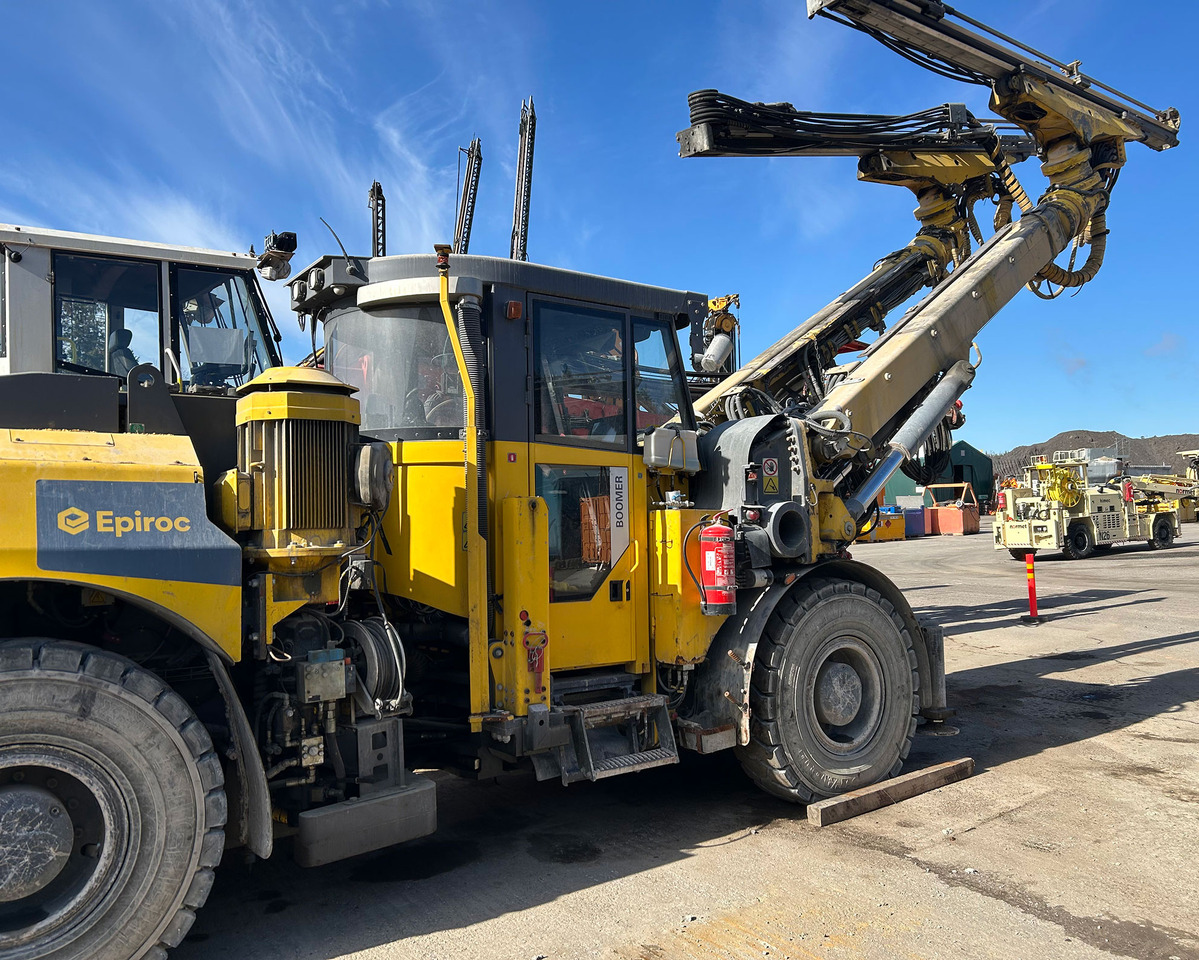 Epiroc E2C - Horizontālās urbšanas mašīna: foto 1 Epiroc E2C - Horizontālās urbšanas mašīna: foto 1