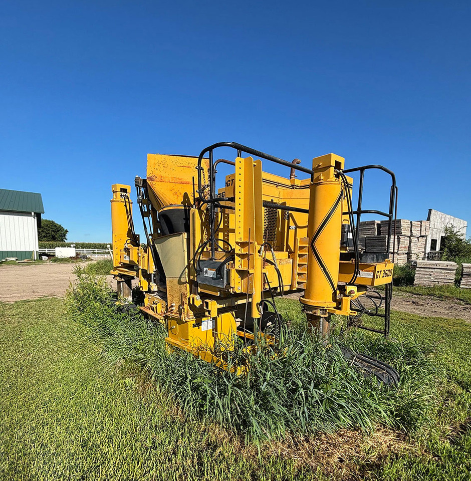 Gomaco GT-3600 - Asfalta klājējs: foto 1 Gomaco GT-3600 - Asfalta klājējs: foto 1