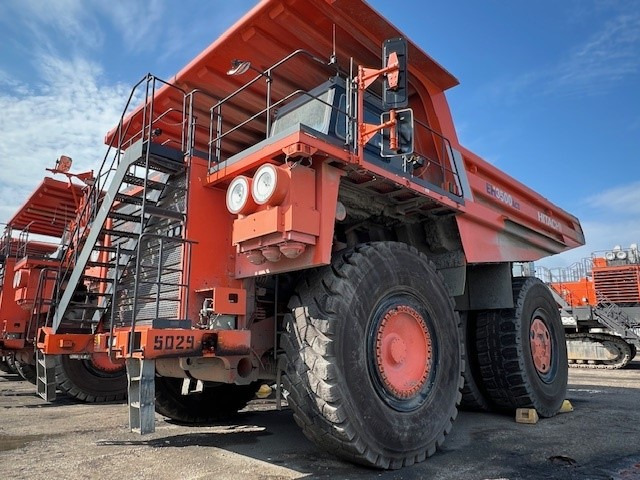 Hitachi EH3500ACII - Bezceļu pašizgāzējs: foto 1 Hitachi EH3500ACII - Bezceļu pašizgāzējs: foto 1
