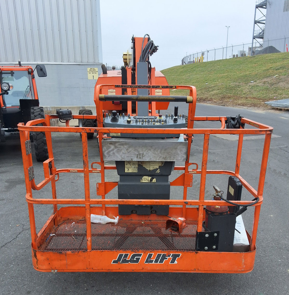 JLG 800AJ - Teleskopiskais riteņu iekrāvējs: foto 5 JLG 800AJ - Teleskopiskais riteņu iekrāvējs: foto 5