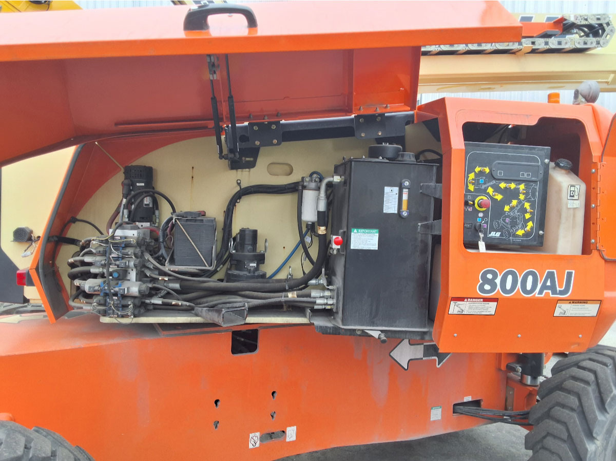 JLG 800AJ - Teleskopiskais riteņu iekrāvējs: foto 4 JLG 800AJ - Teleskopiskais riteņu iekrāvējs: foto 4