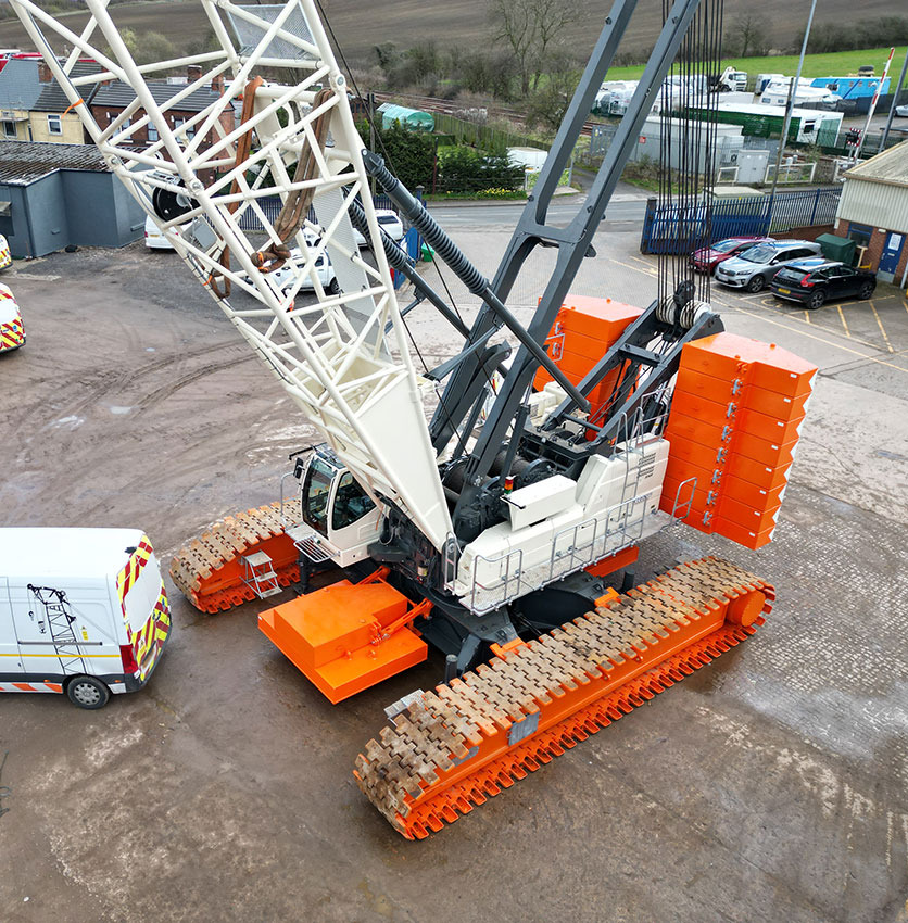 Kobelco CKE2500G - Kāpurķēžu celtnis: foto 1 Kobelco CKE2500G - Kāpurķēžu celtnis: foto 1
