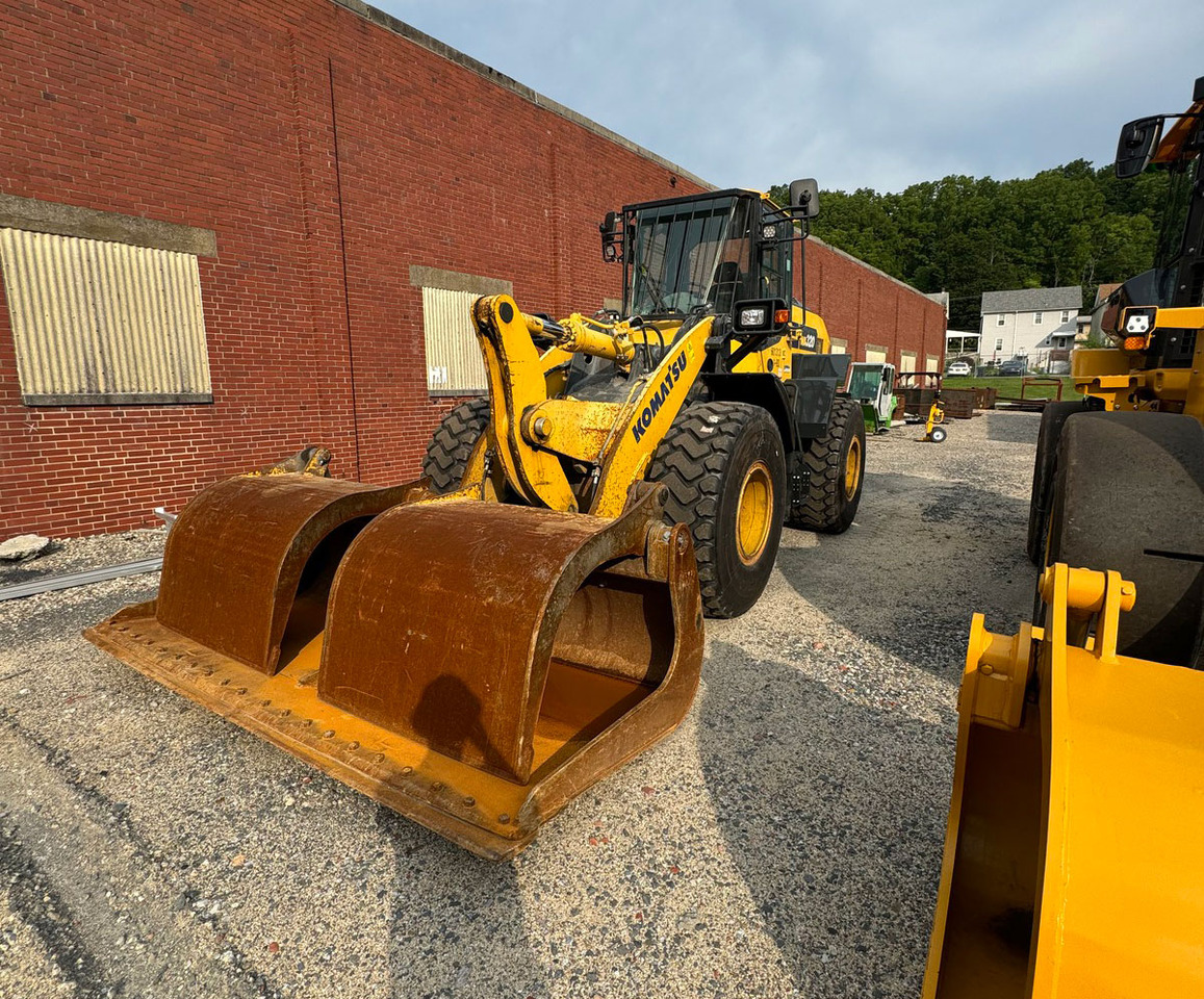 Komatsu WA320-8 - Riteņu iekrāvējs: foto 2 Komatsu WA320-8 - Riteņu iekrāvējs: foto 2