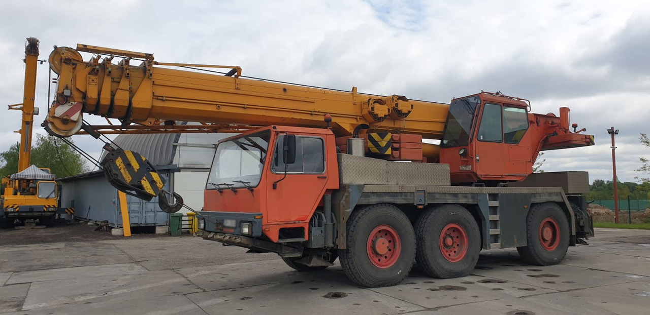 Liebherr LTM 1050-1 - Autoceltnis: foto 2 Liebherr LTM 1050-1 - Autoceltnis: foto 2
