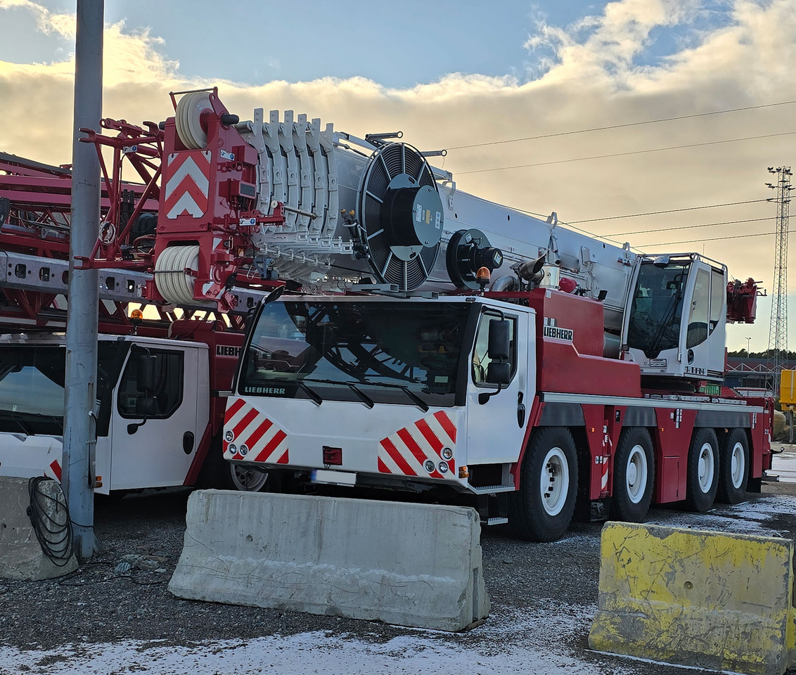 Liebherr LTM 1120-4.1 - Autoceltnis: foto 2 Liebherr LTM 1120-4.1 - Autoceltnis: foto 2
