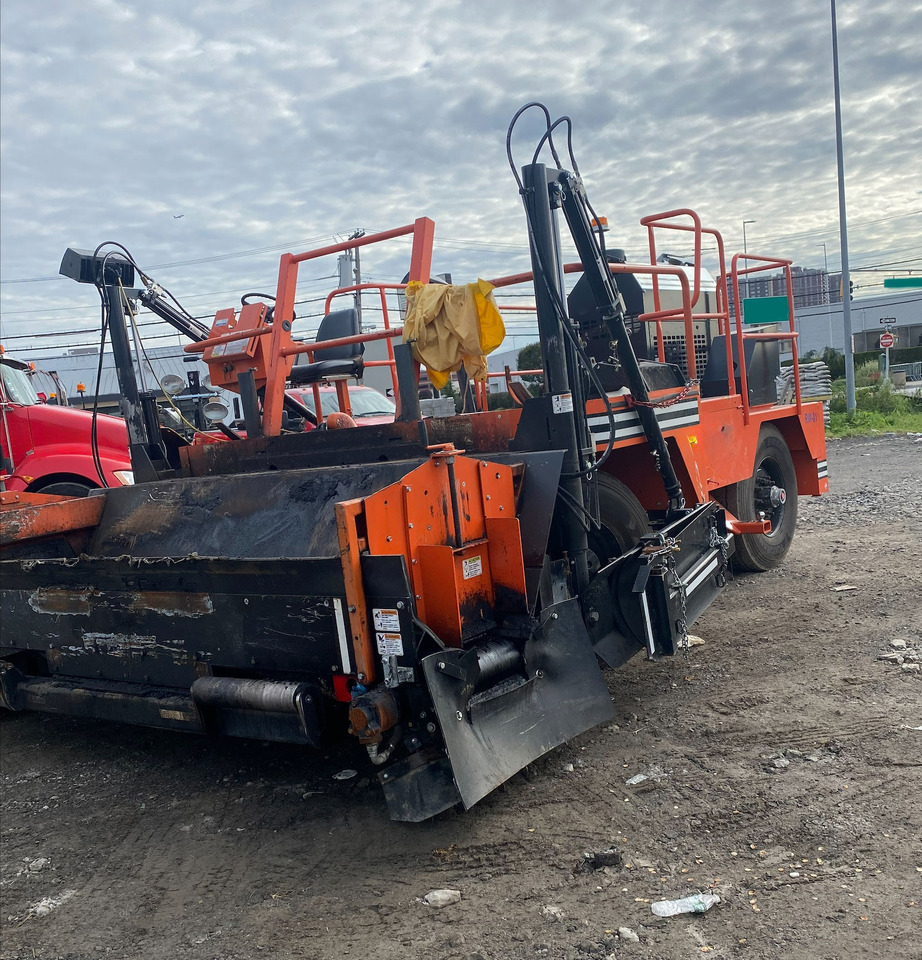 Midland SPD-10 - Asfalta klājējs: foto 3 Midland SPD-10 - Asfalta klājējs: foto 3