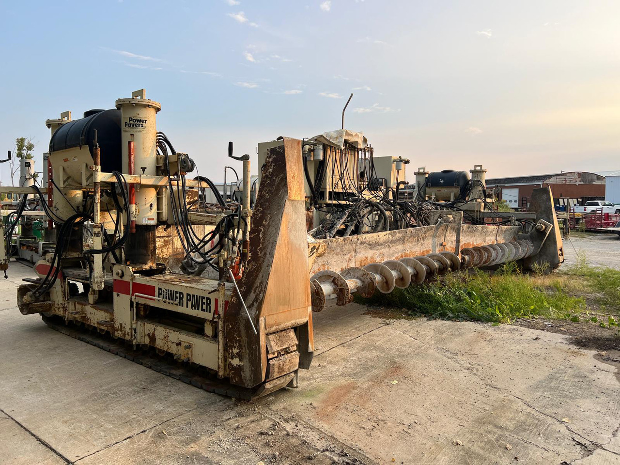 Power Pavers SF-2700 - Asfalta klājējs: foto 3 Power Pavers SF-2700 - Asfalta klājējs: foto 3