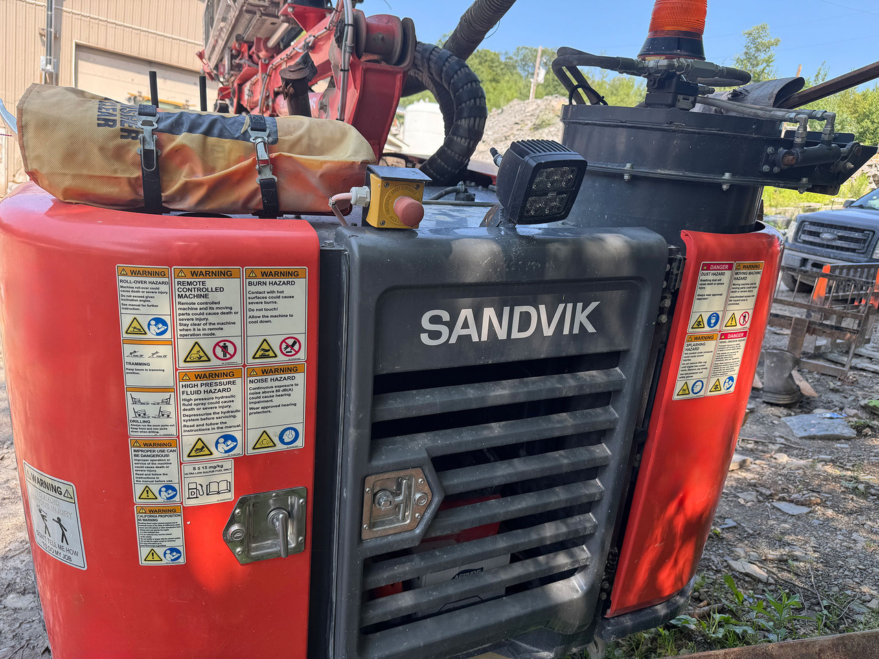 Sandvik Commando DC130Ri - Urbšanas mašīna: foto 4 Sandvik Commando DC130Ri - Urbšanas mašīna: foto 4