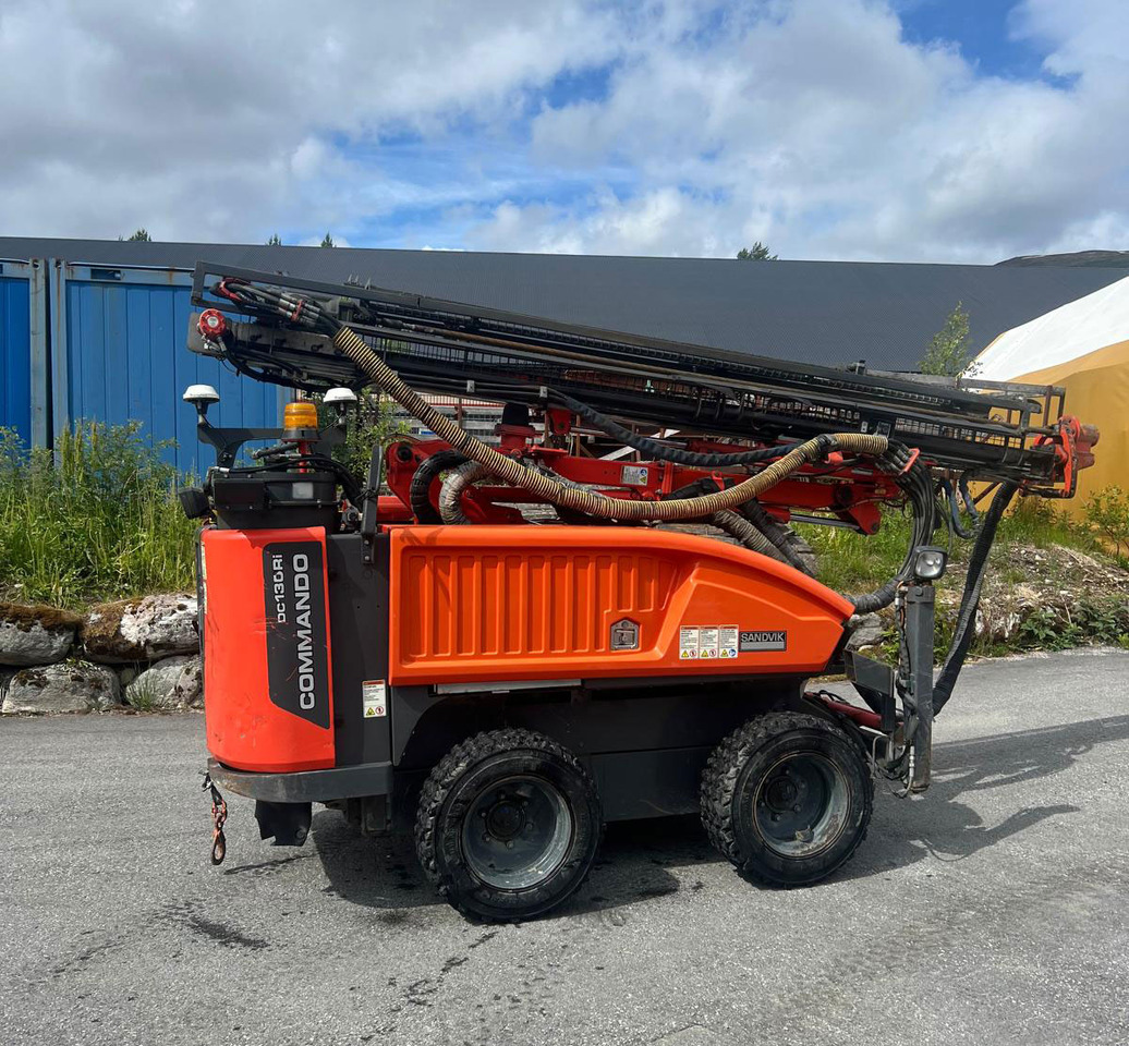 Sandvik Commando DC130Ri - Urbšanas mašīna: foto 3 Sandvik Commando DC130Ri - Urbšanas mašīna: foto 3