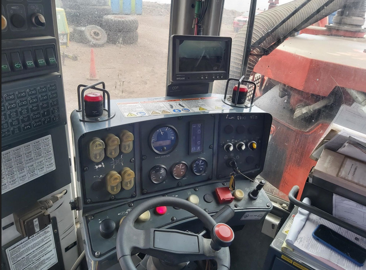 Sandvik DS411-C - Kalnrūpniecības mašīna: foto 4 Sandvik DS411-C - Kalnrūpniecības mašīna: foto 4