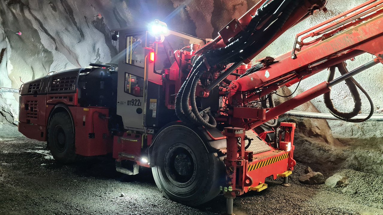 Sandvik DT922I - Kalnrūpniecības mašīna: foto 2 Sandvik DT922I - Kalnrūpniecības mašīna: foto 2