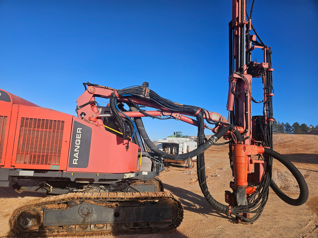 Sandvik DX800 - Urbšanas mašīna: foto 5 Sandvik DX800 - Urbšanas mašīna: foto 5