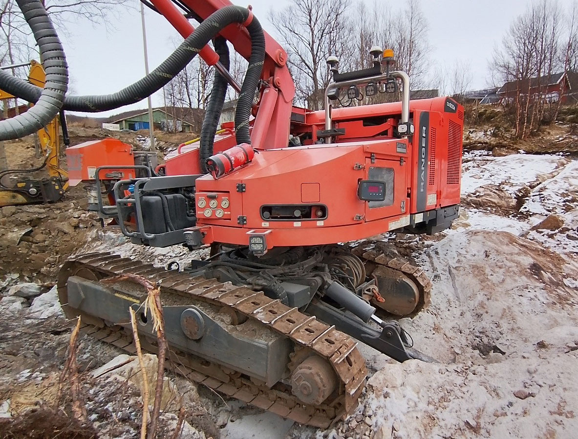 Sandvik DX800R - Urbšanas mašīna: foto 5 Sandvik DX800R - Urbšanas mašīna: foto 5