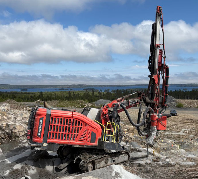Sandvik DX800i - Urbšanas mašīna: foto 2 Sandvik DX800i - Urbšanas mašīna: foto 2