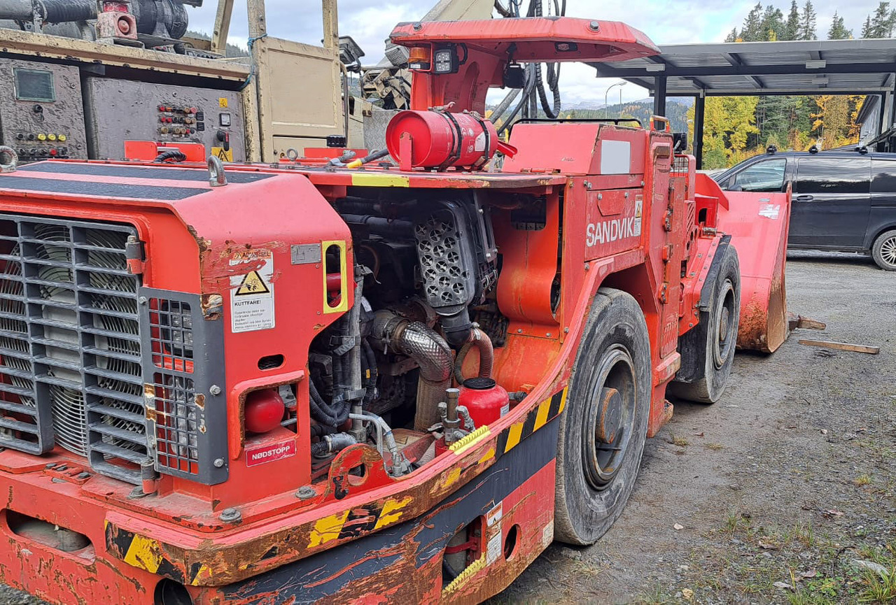 Sandvik LH202 - Kalnrūpniecības mašīna: foto 4 Sandvik LH202 - Kalnrūpniecības mašīna: foto 4