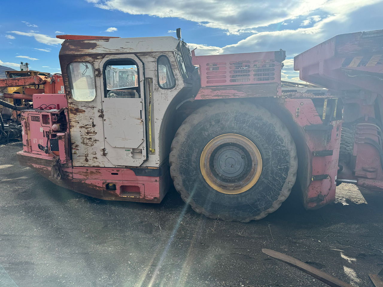 Sandvik TH430 - Kalnrūpniecības mašīna: foto 3 Sandvik TH430 - Kalnrūpniecības mašīna: foto 3