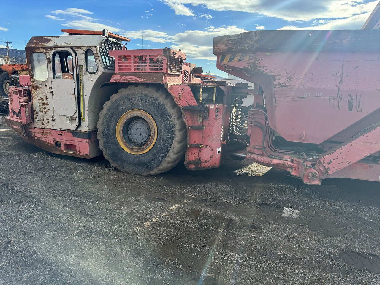 Sandvik TH430 - Kalnrūpniecības mašīna: foto 1 Sandvik TH430 - Kalnrūpniecības mašīna: foto 1