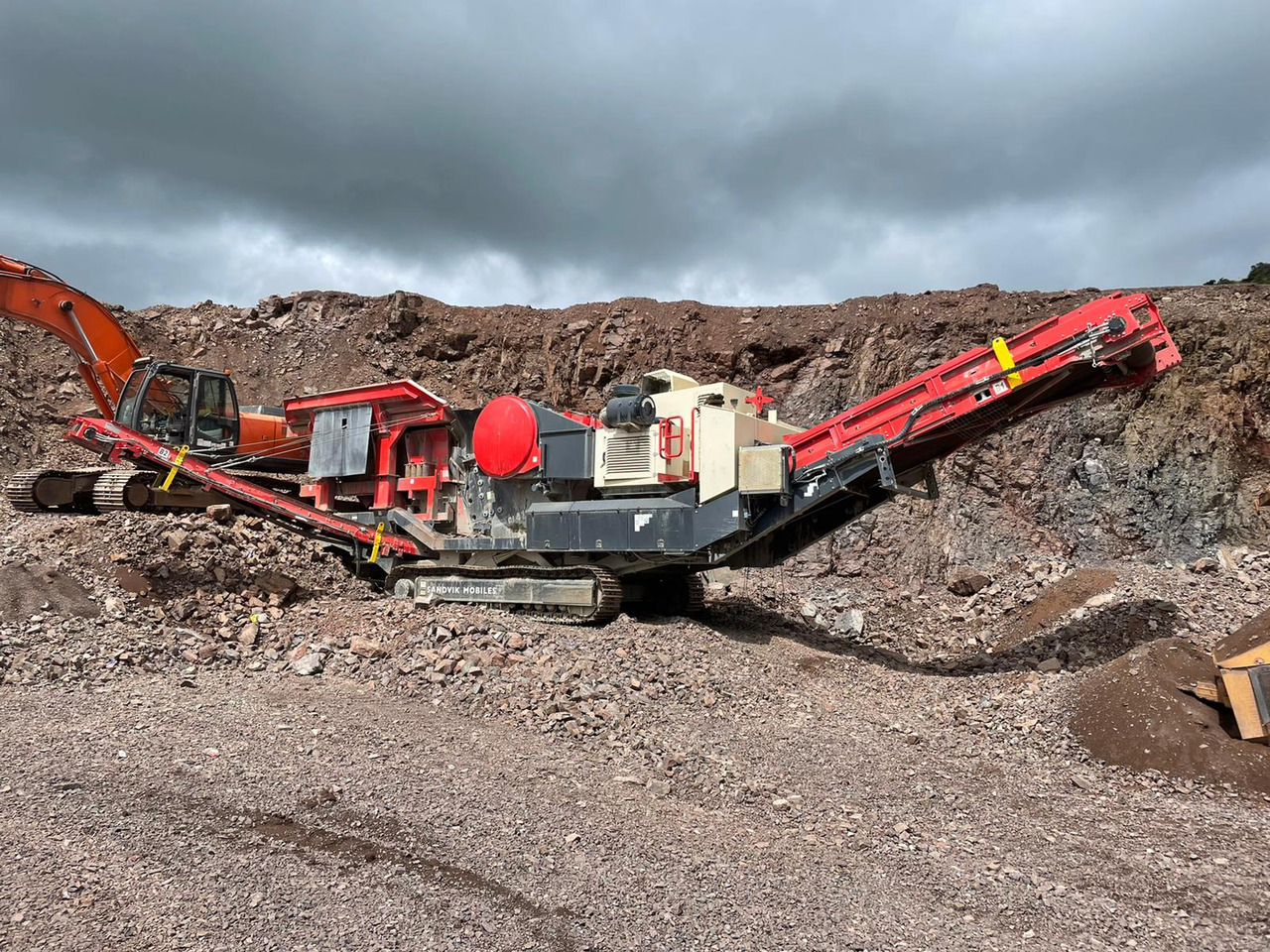 Sandvik UJ440i - Žokļu drupinātājs: foto 1 Sandvik UJ440i - Žokļu drupinātājs: foto 1