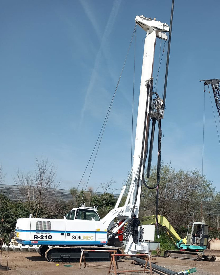 Soilmec R-210 - Pāļu dzinējs: foto 1 Soilmec R-210 - Pāļu dzinējs: foto 1
