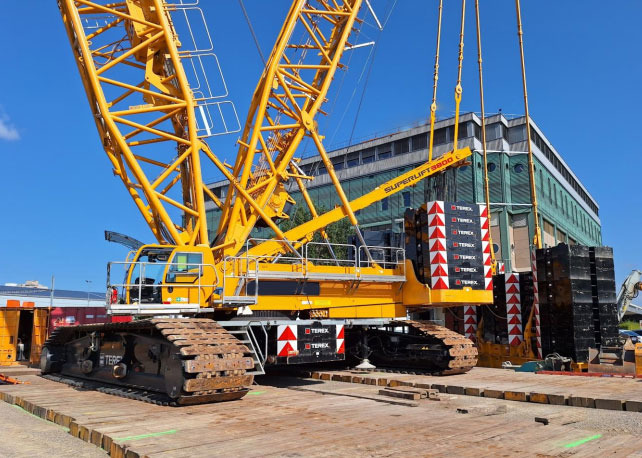 Terex Demag CC 3800-1 - Kāpurķēžu celtnis: foto 1 Terex Demag CC 3800-1 - Kāpurķēžu celtnis: foto 1