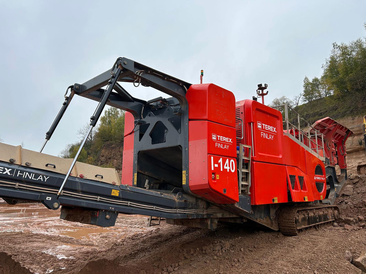 Terex Finlay I-140 - Trieciena drupinātājs: foto 4 Terex Finlay I-140 - Trieciena drupinātājs: foto 4