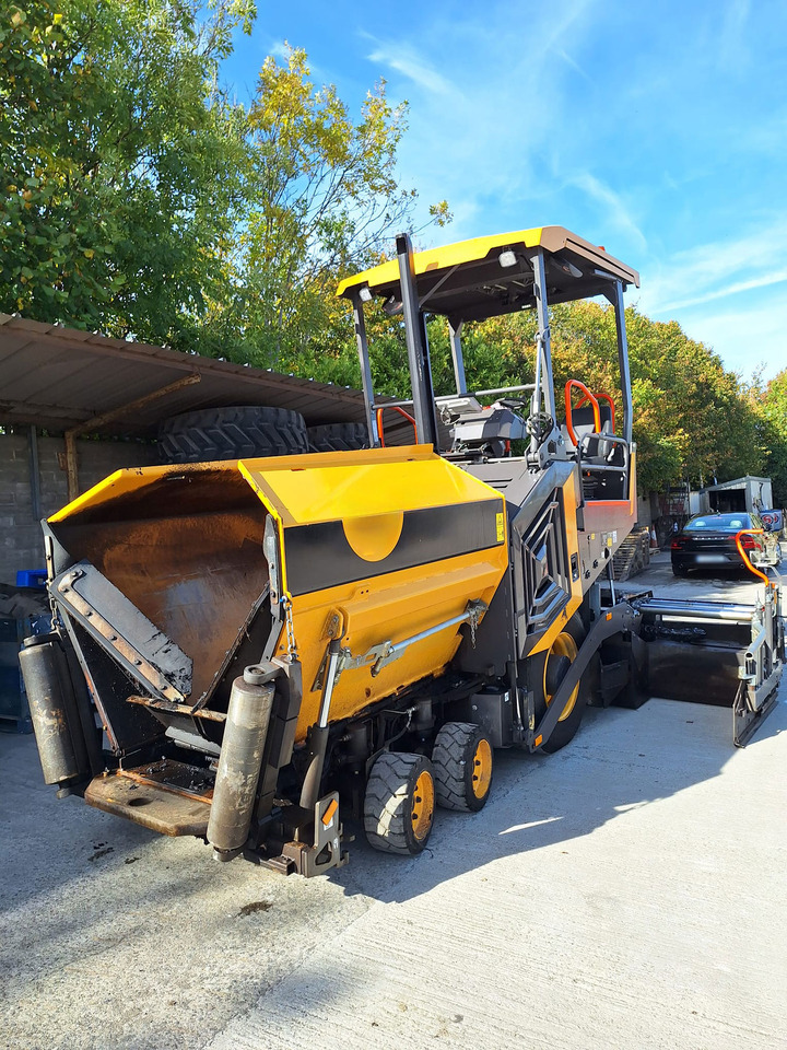 Volvo 3196 - Asfalta klājējs: foto 1 Volvo 3196 - Asfalta klājējs: foto 1