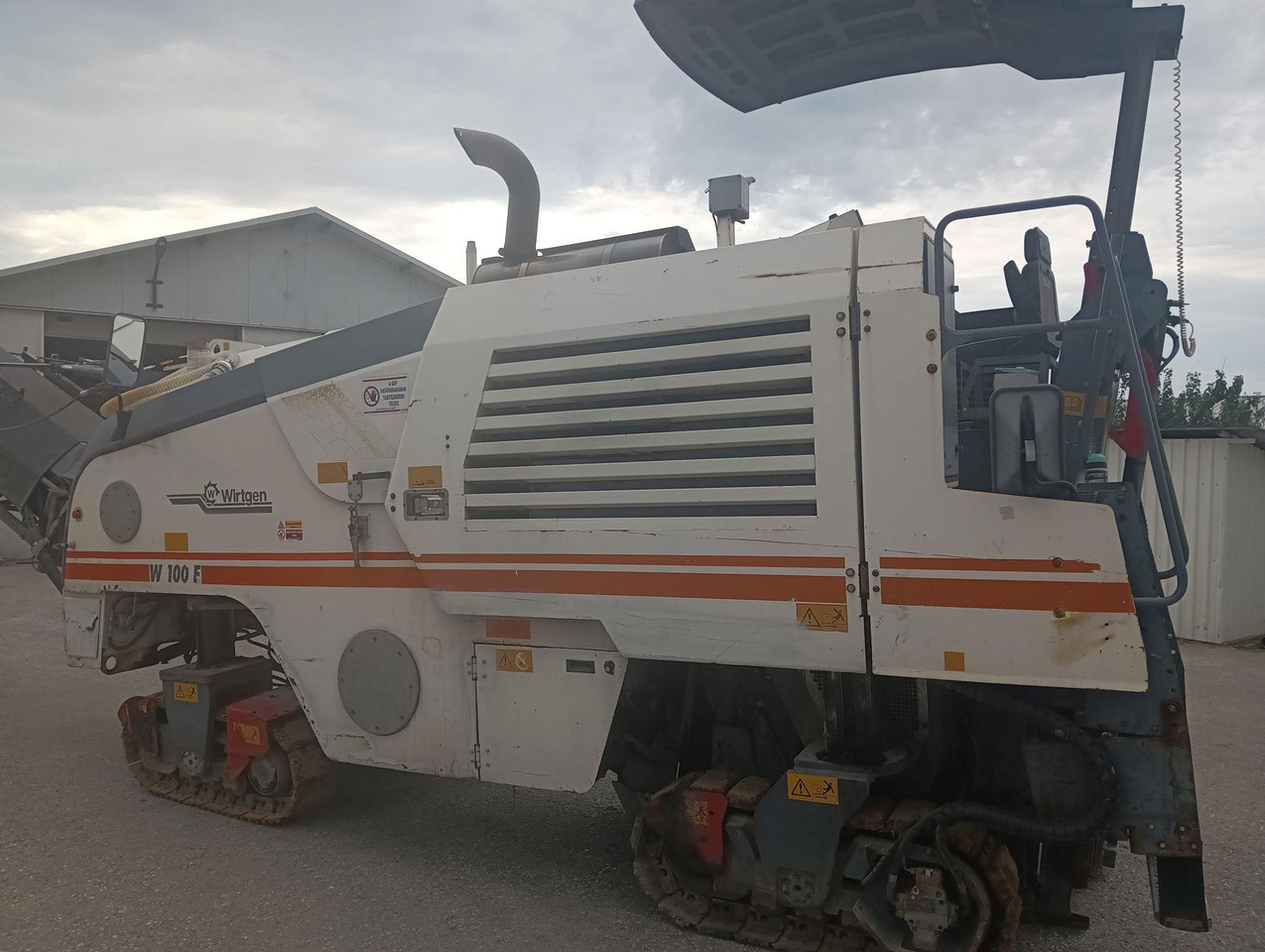 Wirtgen W 100 F - Asfalta frēze: foto 1 Wirtgen W 100 F - Asfalta frēze: foto 1