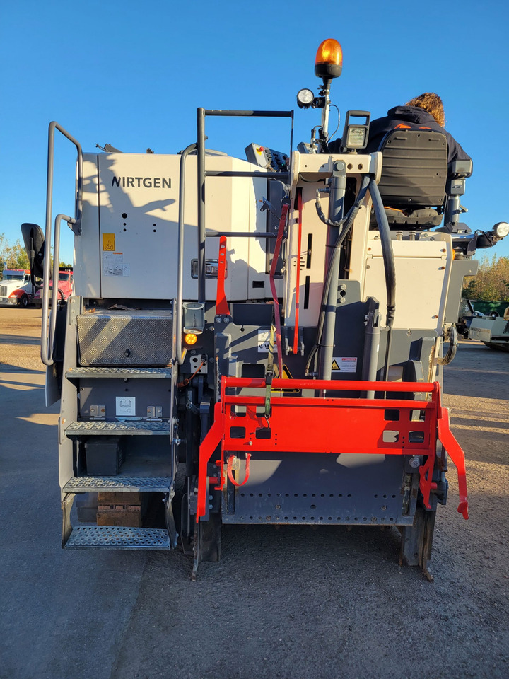 Wirtgen W 120 CFI - Asfalta frēze: foto 5 Wirtgen W 120 CFI - Asfalta frēze: foto 5