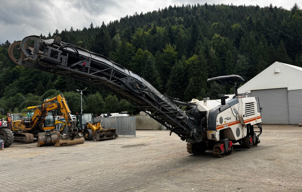 Wirtgen W 130 F - Asfalta frēze: foto 1 Wirtgen W 130 F - Asfalta frēze: foto 1