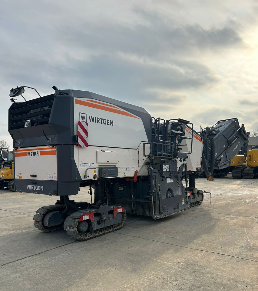 Wirtgen W 210 FI - Asfalta frēze: foto 5 Wirtgen W 210 FI - Asfalta frēze: foto 5