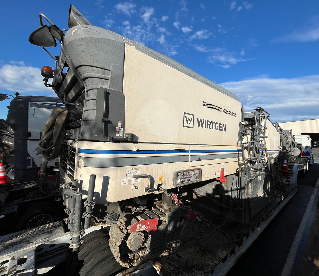 Wirtgen W 210 i - Asfalta frēze: foto 1 Wirtgen W 210 i - Asfalta frēze: foto 1