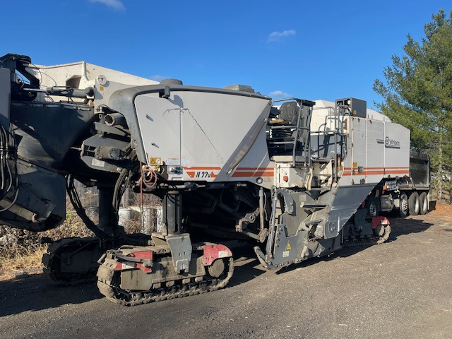 Wirtgen W 220 - Asfalta frēze: foto 1 Wirtgen W 220 - Asfalta frēze: foto 1